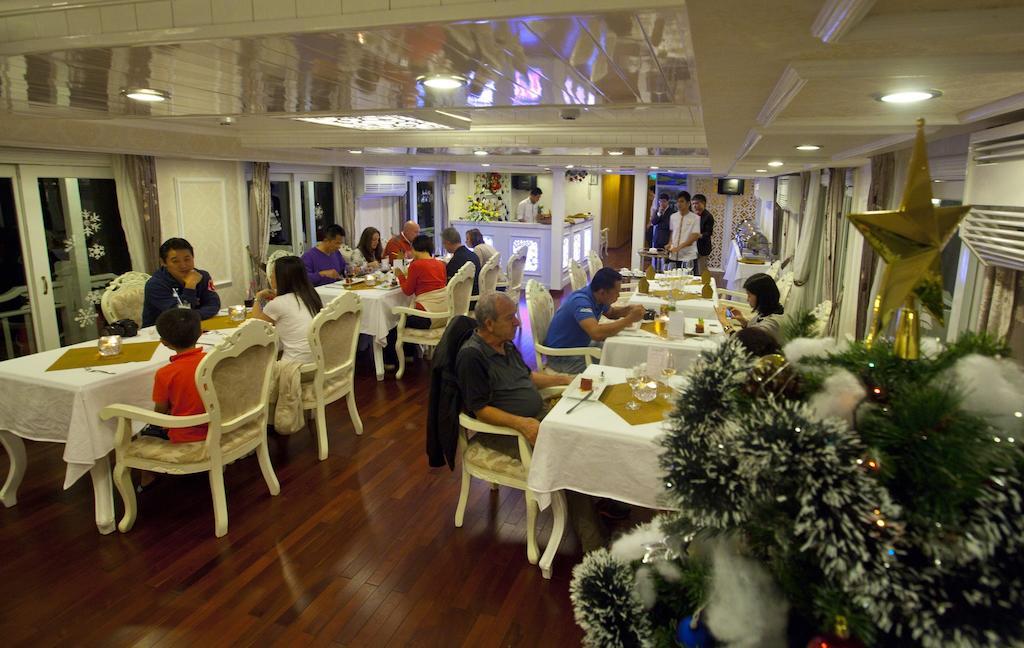 Signature Halong Cruise Hạ Long-öböl Kültér fotó